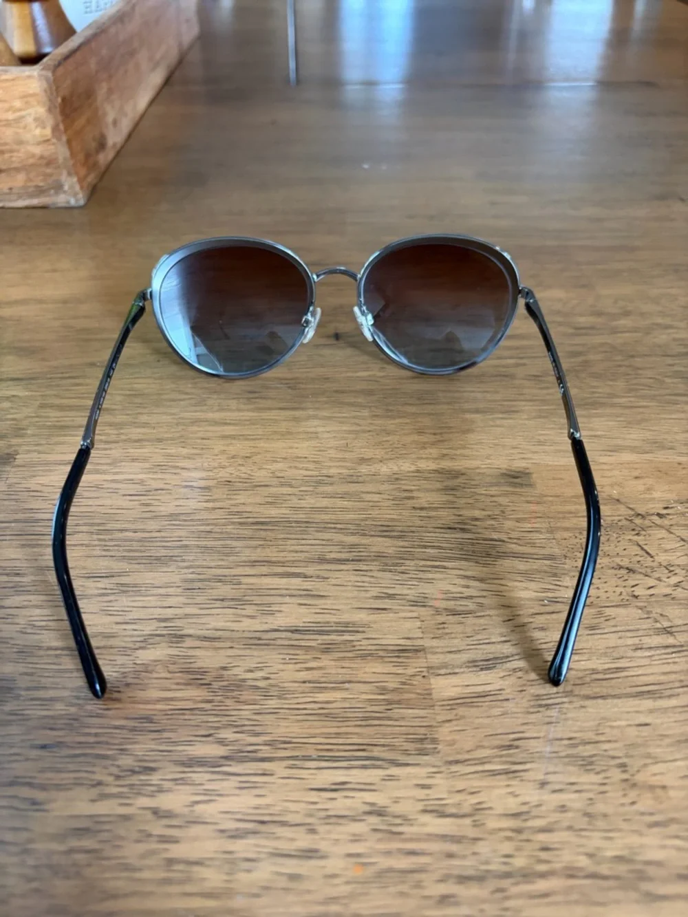 CHANEL Round Silver Metal Sunglasses with Dark Gradient Lenses - Picture 3 of 8